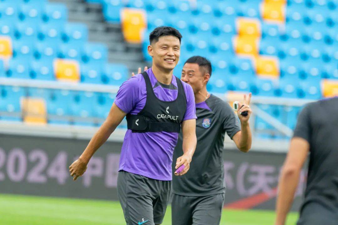 关于欧联最后时刻再迎强敌；天津津门虎手感冰凉；主帅态度：态度坚定；轮换策略被讨论的信息